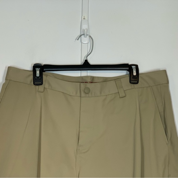 Rhone Men’s Commuter 9" Shorts in Khaki - Picture 6 of 16